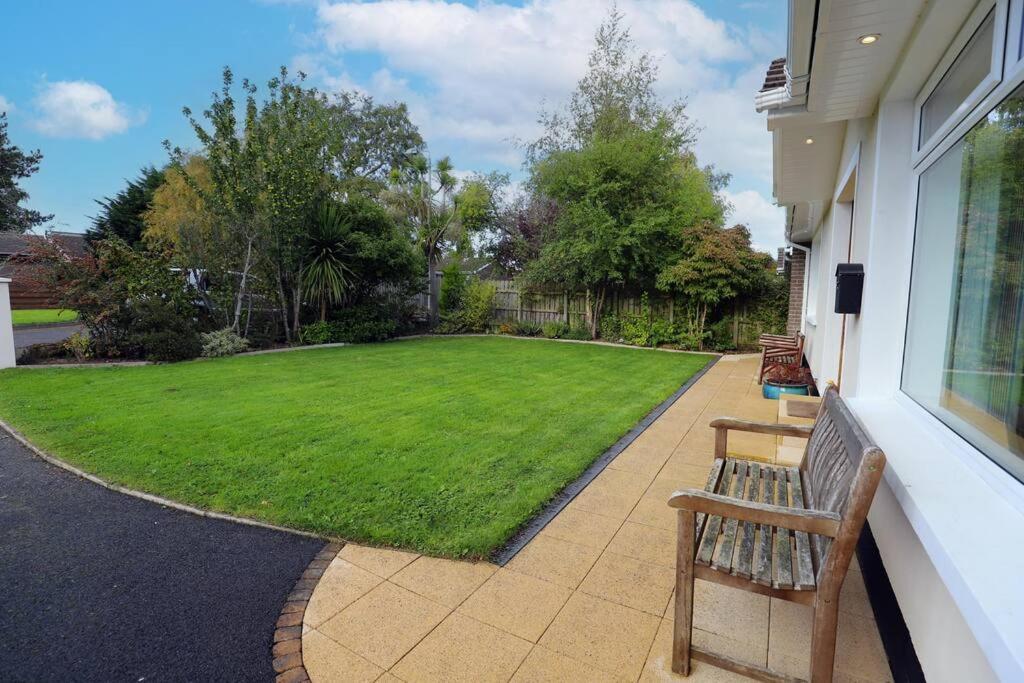 Luxury Detached Home Close To Strangford Lough Killinchy Exterior photo